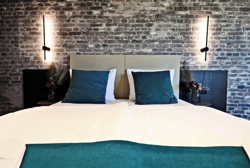 bandb arena prestige rooms