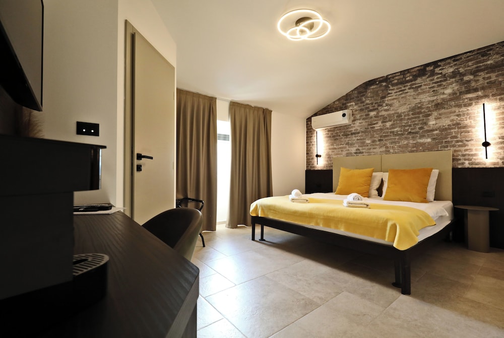 bandb arena prestige rooms