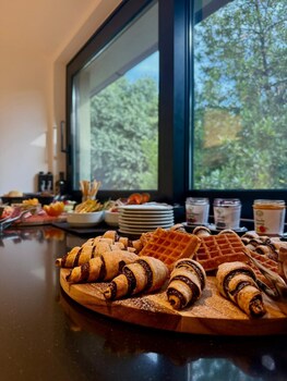 bandb arena prestige rooms