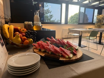 bandb arena prestige rooms