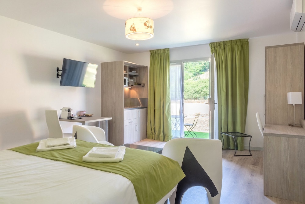 domaine des pierres dorees