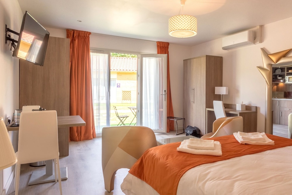 domaine des pierres dorees