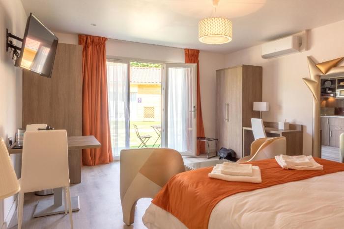 domaine des pierres dorees