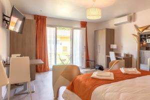 domaine des pierres dorees