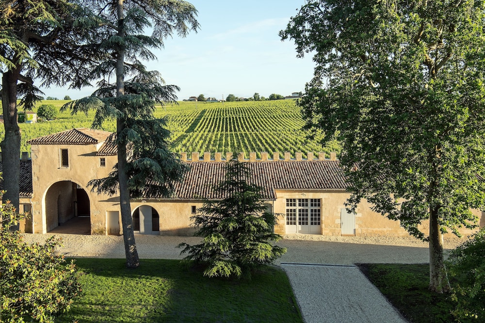 chateau lafaurie peyraguey by lalique