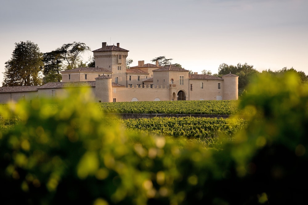 chateau lafaurie peyraguey by lalique