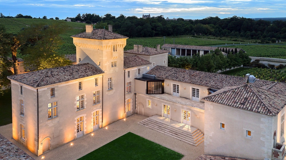 chateau lafaurie peyraguey by lalique