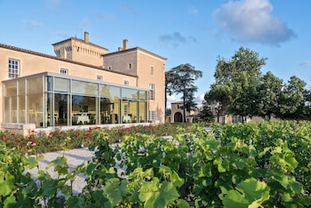 chateau lafaurie peyraguey by lalique