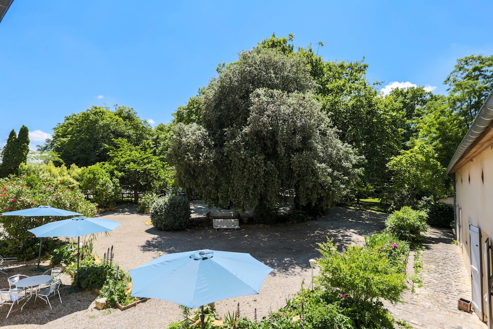 residence du chateau de begue