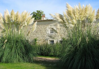 chateau latour segur suites and spa