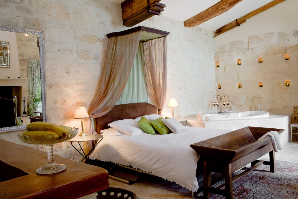 chateau latour segur suites and spa