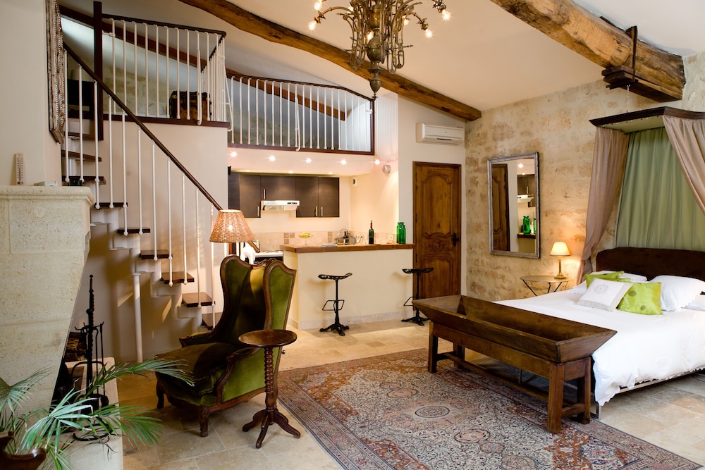 chateau latour segur suites and spa