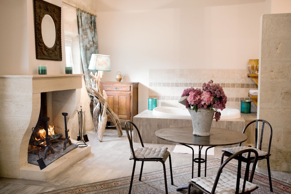 chateau latour segur suites and spa