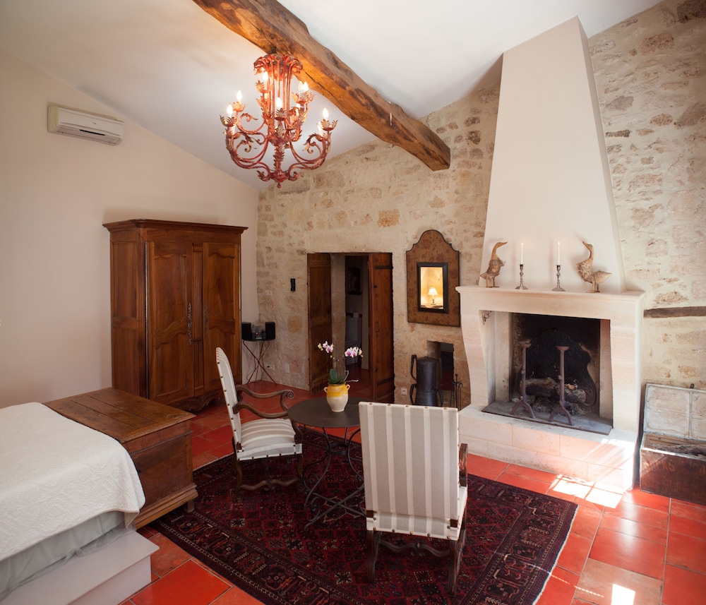 chateau latour segur suites and spa