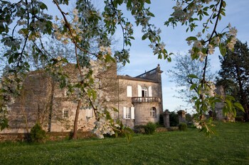 chateau latour segur suites and spa