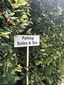 chateau latour segur suites and spa