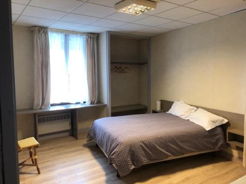 Hotel De La Mare,Avrigny>>Amiens,3 star