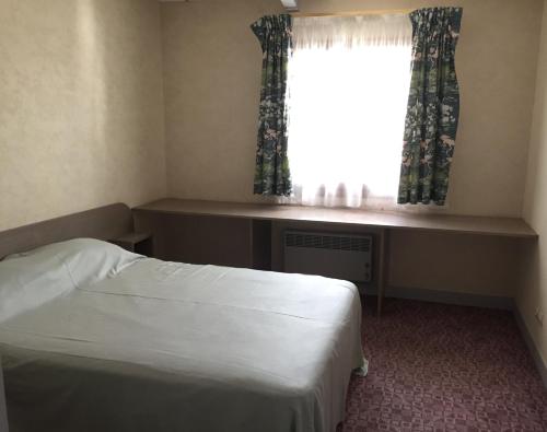 Hotel De La Mare,Avrigny>>Amiens,3 star