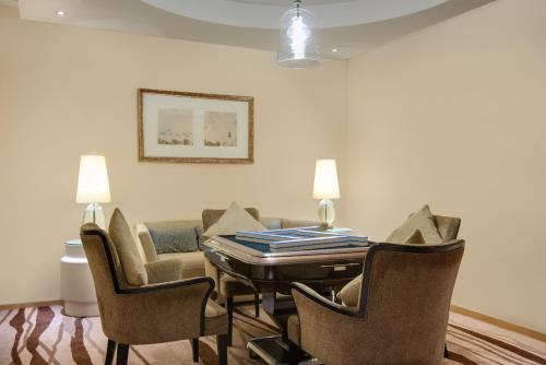 holiday inn chengdu oriental plaza by ihg