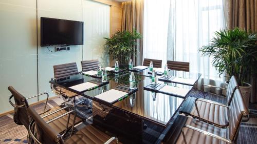 holiday inn chengdu oriental plaza by ihg