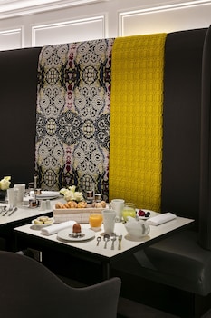 la clef champs elysees paris by the crest collection
