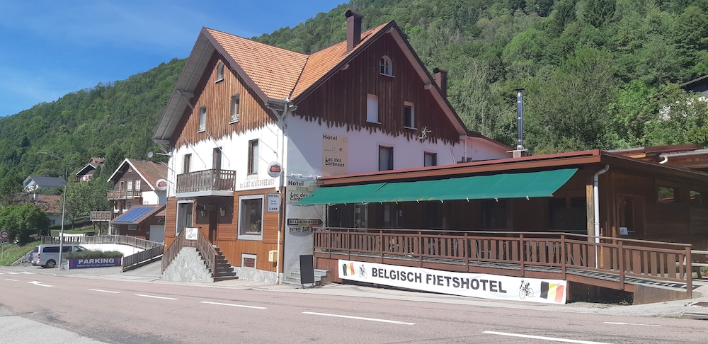 hotel du lac des corbeaux