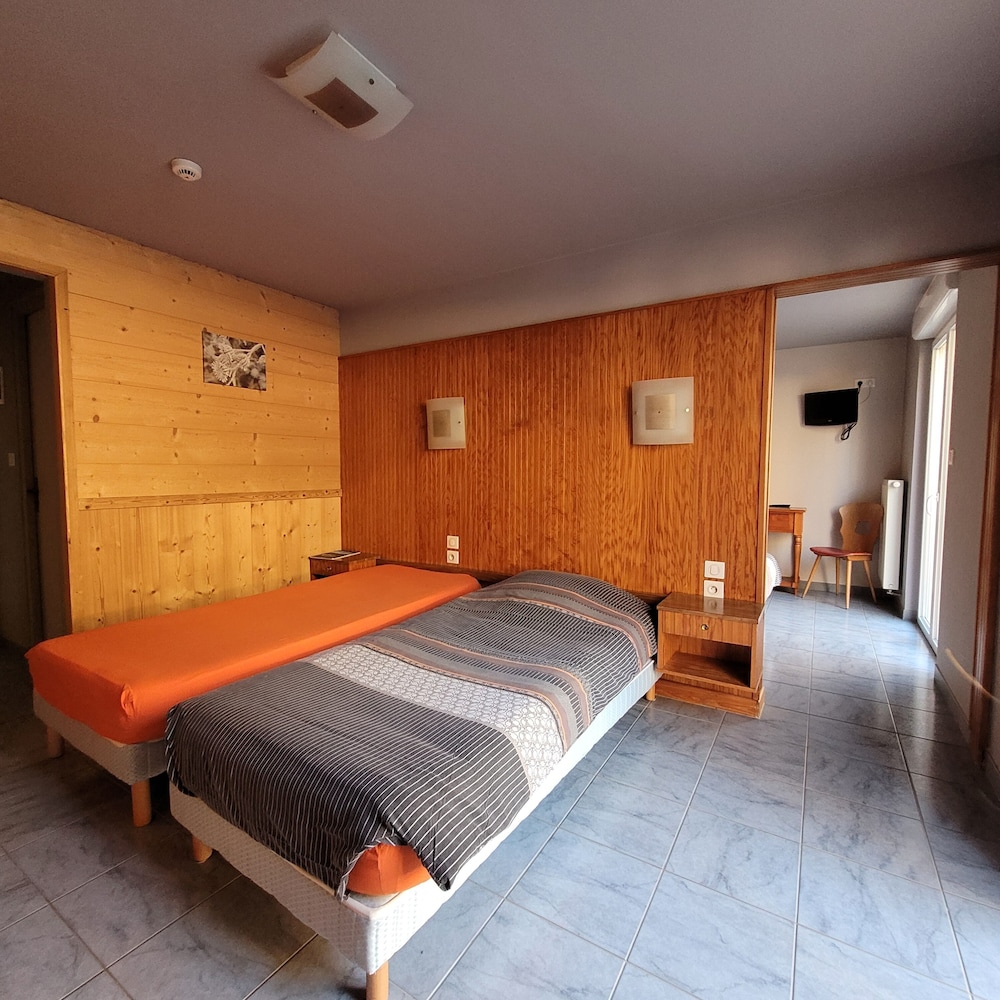 hotel du lac des corbeaux