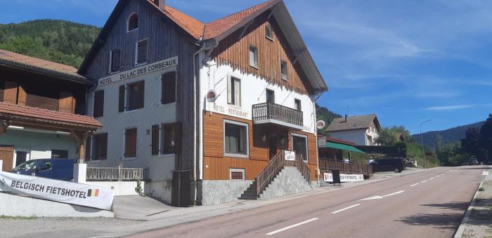 hotel du lac des corbeaux