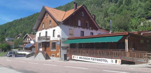 hotel du lac des corbeaux