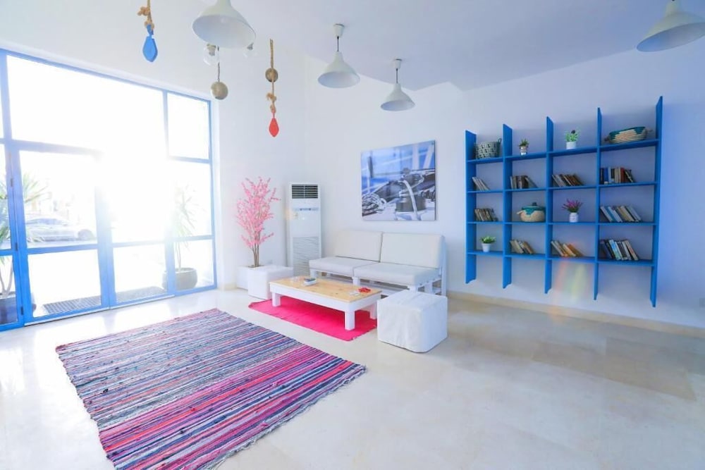 lagoonie lodge and beach