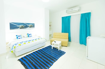 lagoonie lodge and beach