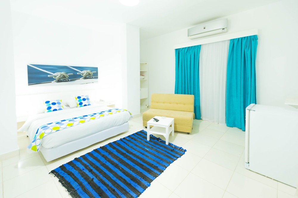 lagoonie lodge and beach