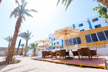 lagoonie lodge and beach