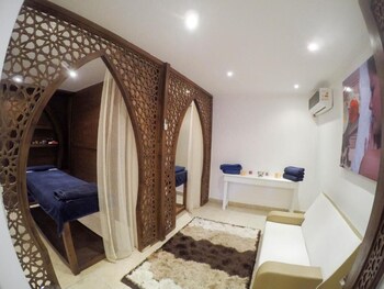 lagoonie lodge and beach