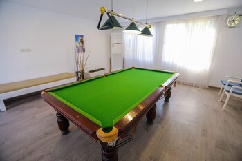 lagoonie lodge and beach