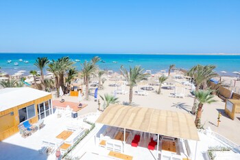 lagoonie lodge and beach