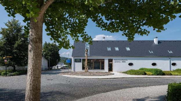 restaurace and hotel panska zahrada