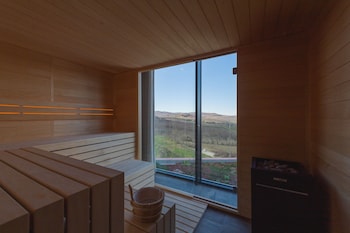 winery and design hotel roxanich