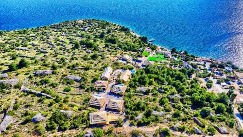 tisno