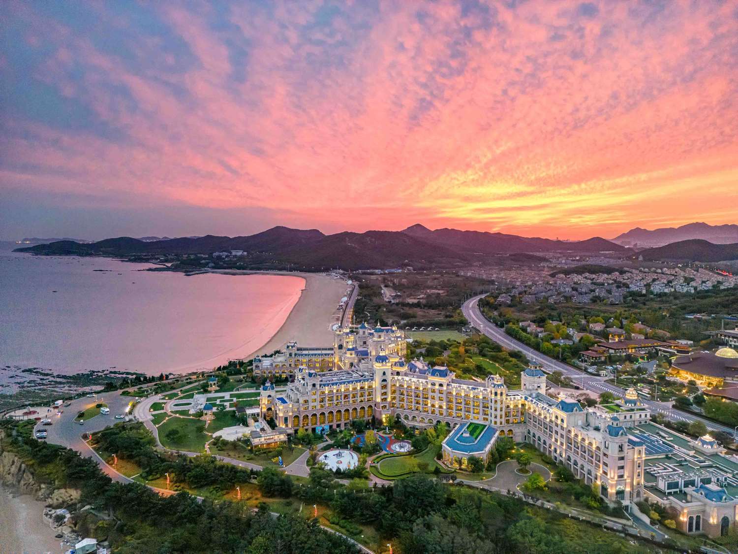 hilton dalian golden pebble beach resort