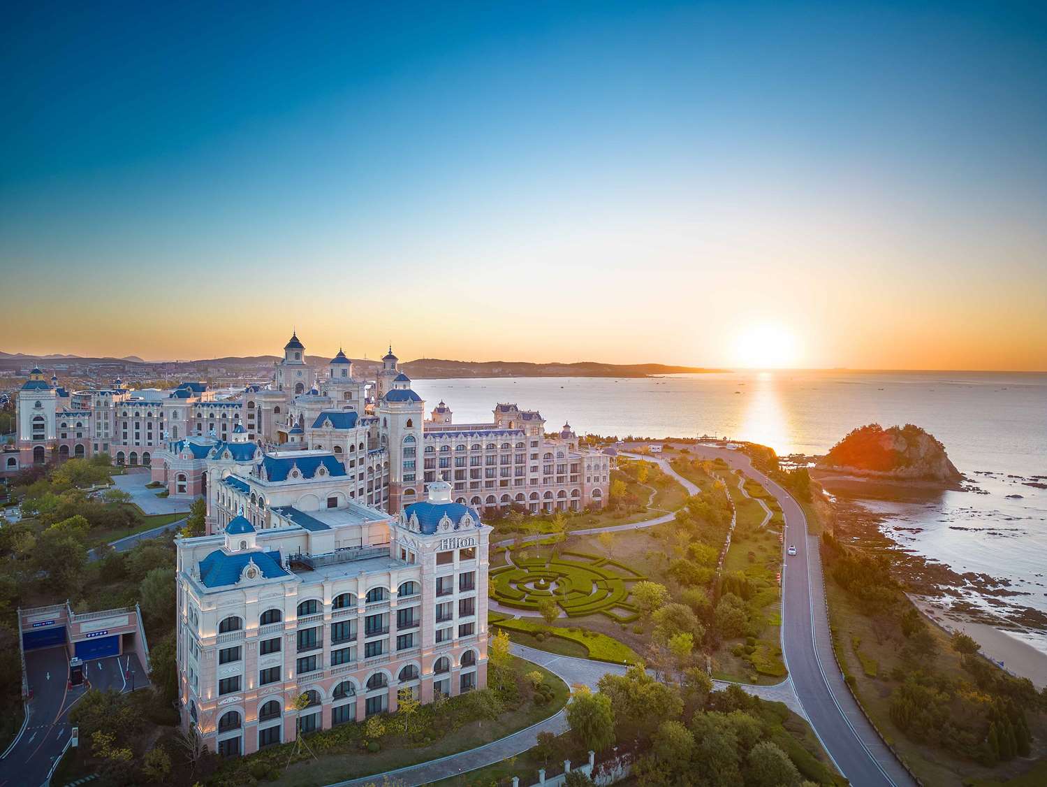 hilton dalian golden pebble beach resort