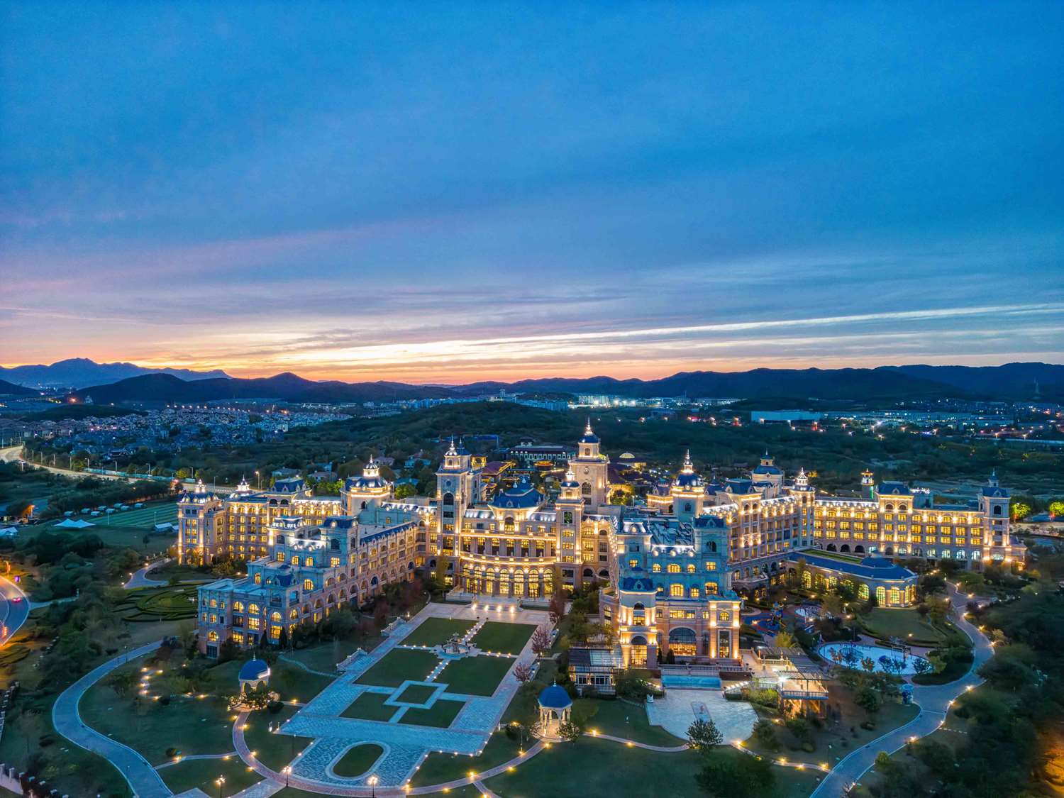hilton dalian golden pebble beach resort