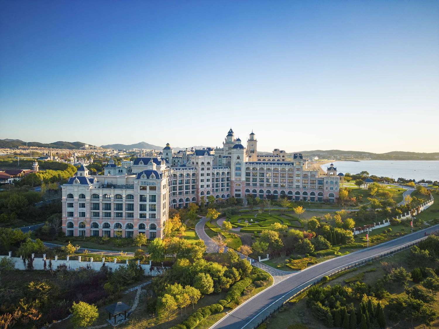 hilton dalian golden pebble beach resort