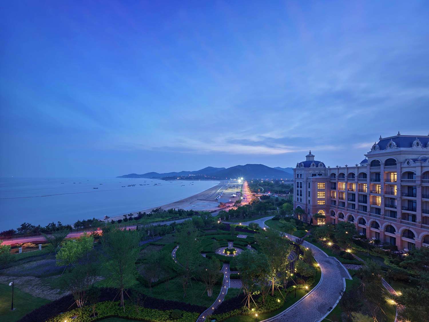 hilton dalian golden pebble beach resort