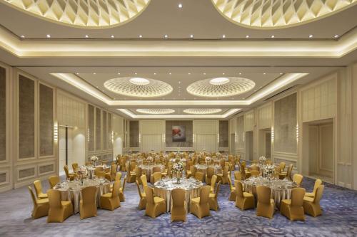 hilton dalian golden pebble beach resort
