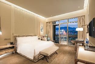 hilton dalian golden pebble beach resort