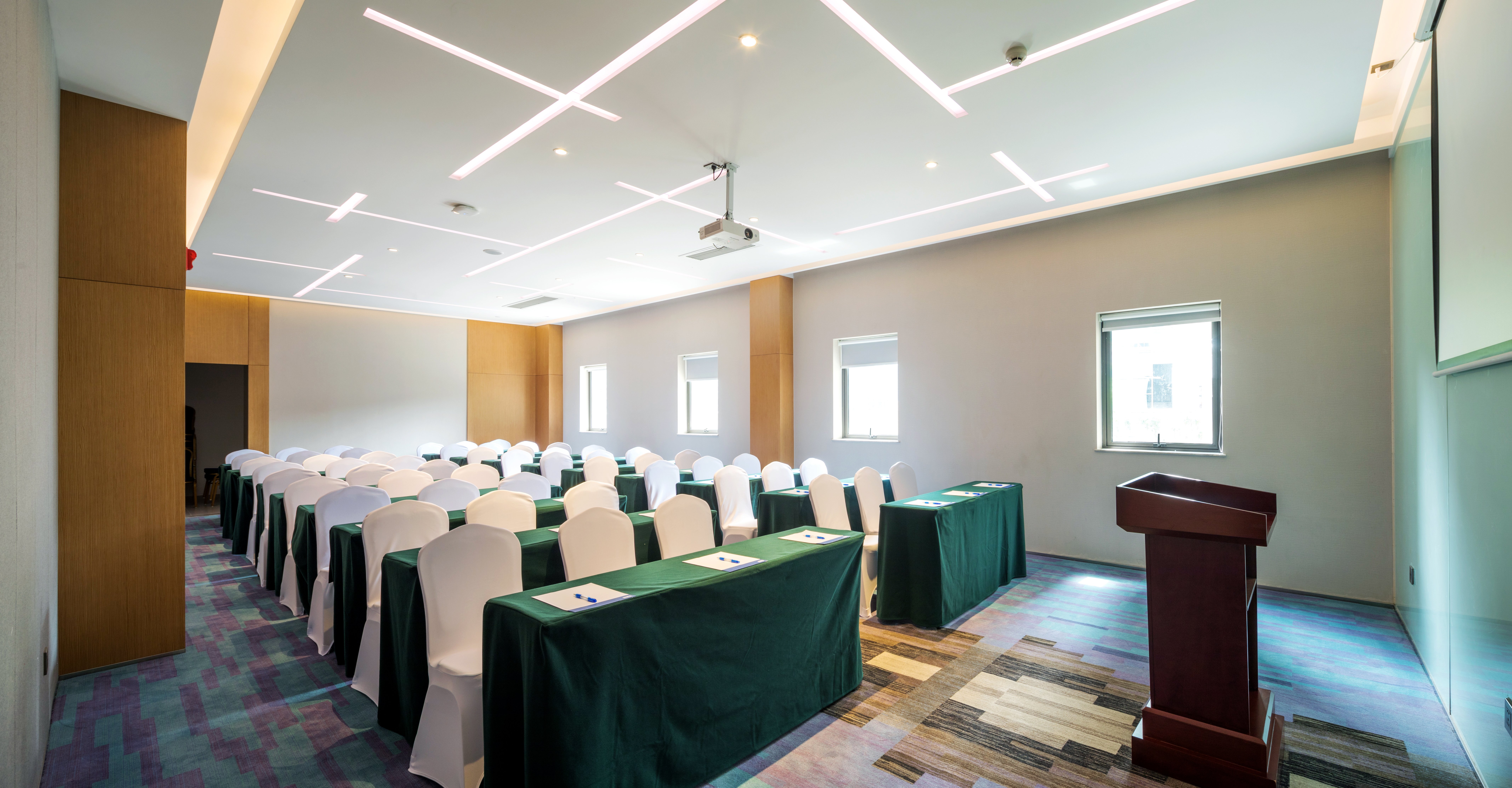 holiday inn express shaoxing paojiang an ihg hotel