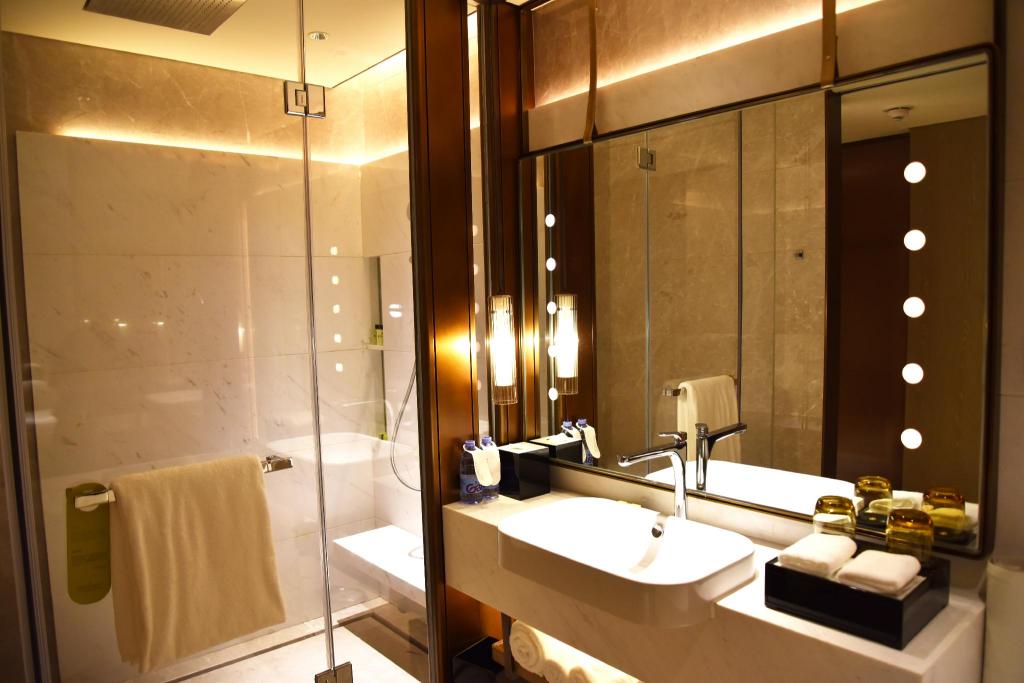 intercontinental tianjin yujiapu hotel and residences an ihg hotel