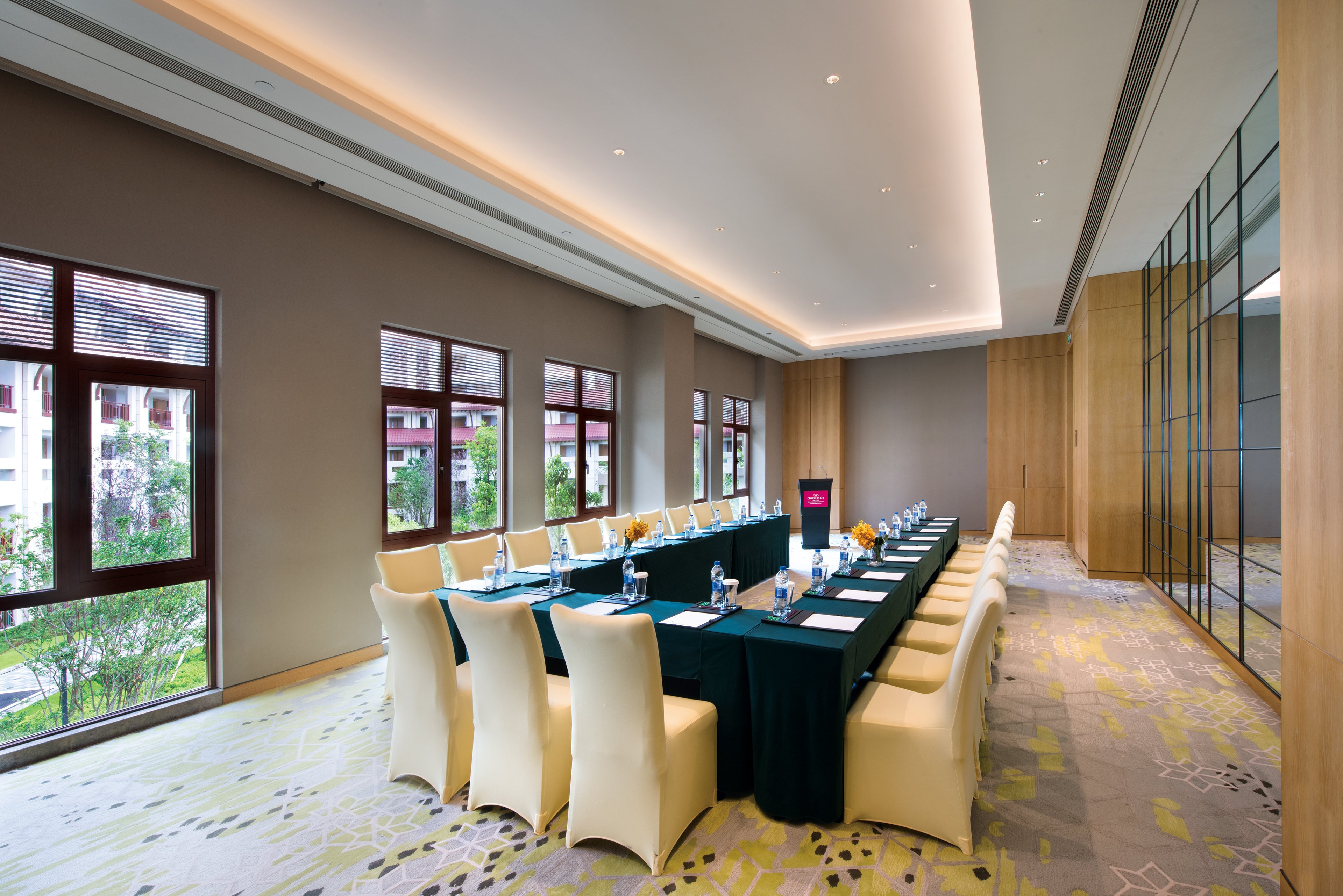 crowne plaza kunming ancient dian town an ihg hotel