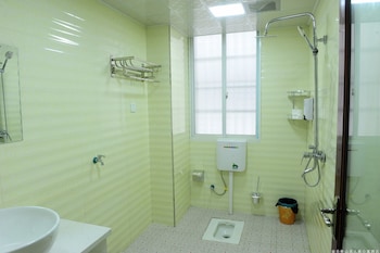 celebrity apartment hotel